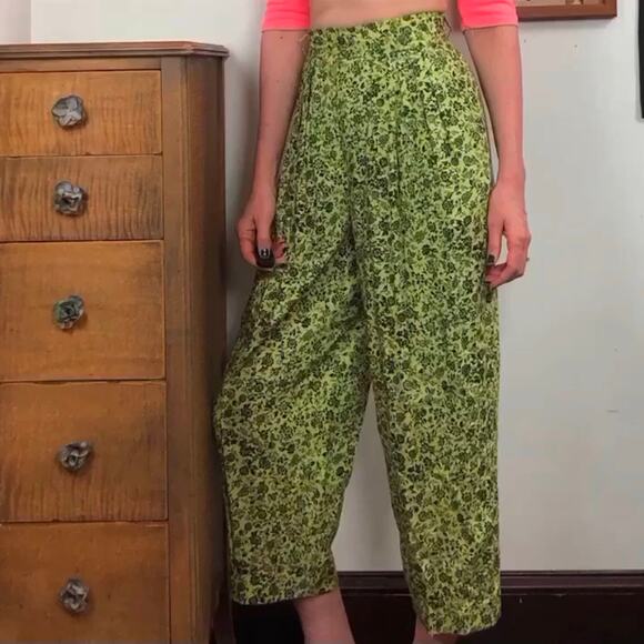 Vintage Aeropostale Pants, 90s Green & Black High Waisted Tapered Floral Pants S - Picture 8 of 10